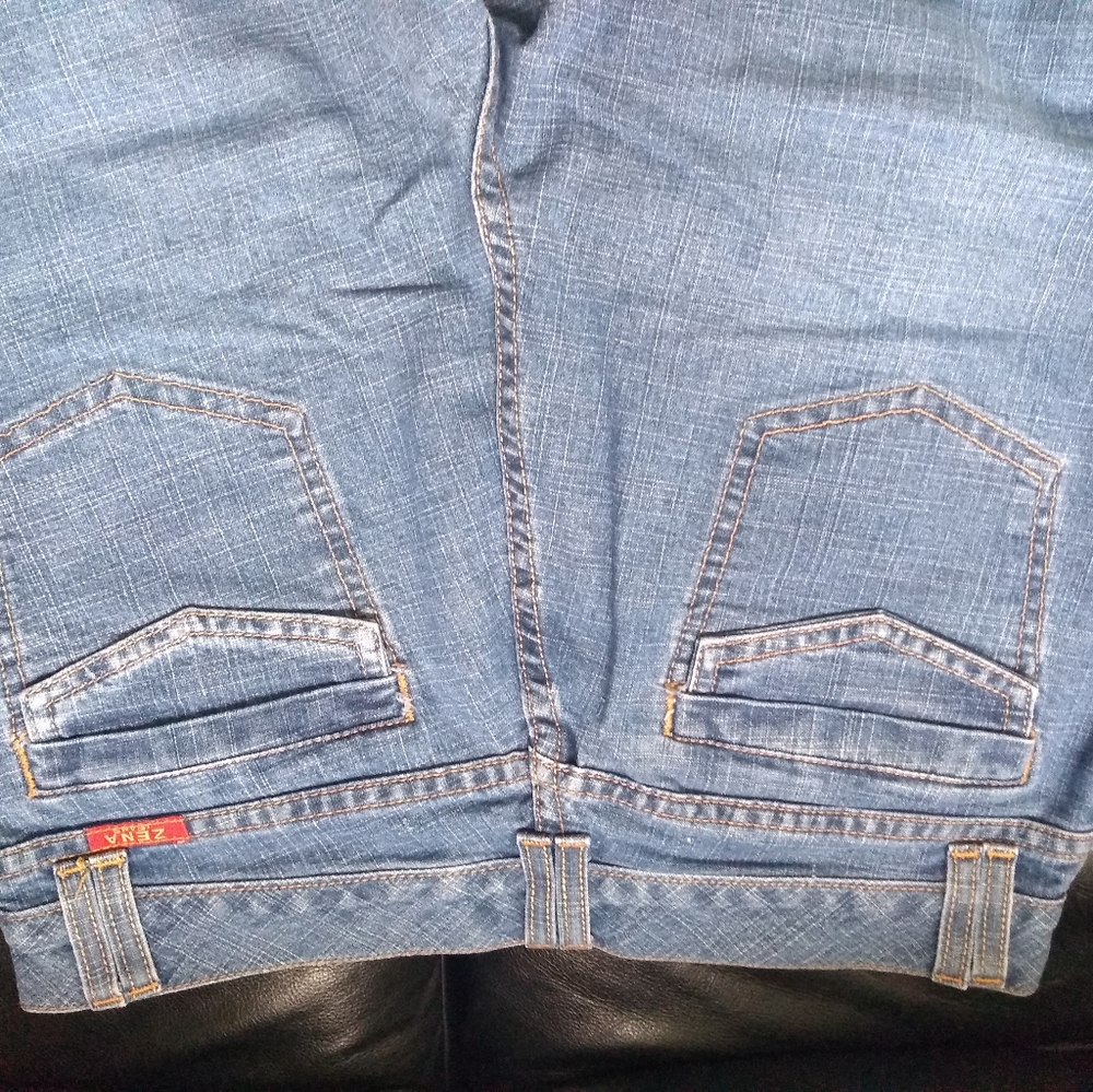 Jeans - Picture 2 of 4